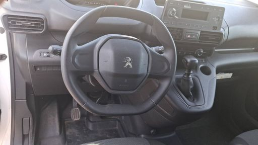 Peugeot Partner 1.2 PureTech 110 - Pro – 2021 – 19444 km – Essence – Boîte Manuelle — photo 27