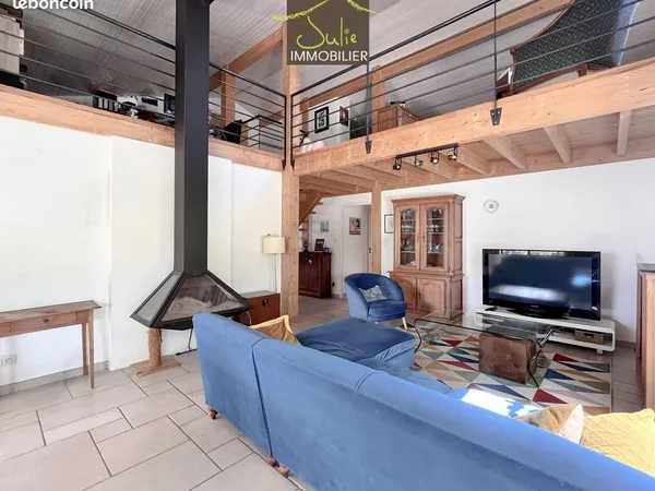 Propriété 5 pièces 156 m²