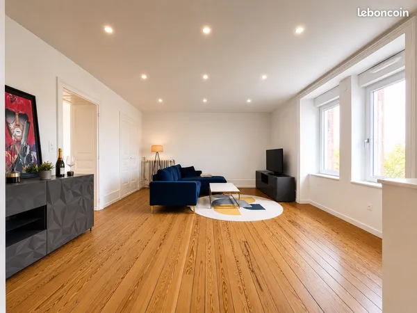 Montbéliard - T6 150 m² rénové - seul au dernier étage - vue port - jardin commun - DPE C