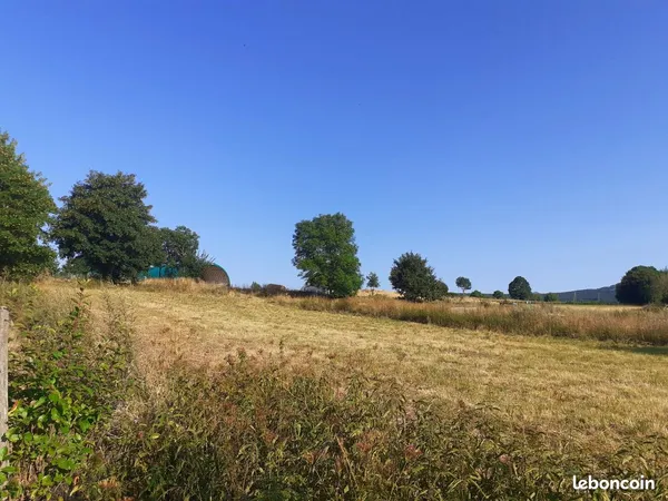 Terrain constructible, 701 m2 avec belle vue