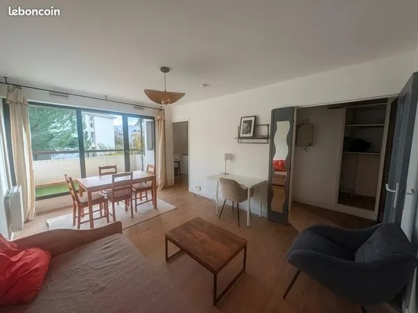 Montpellier quartier Hopitaux Facultés Superbe F1 de 27m² avec Terrasse et Parking privé