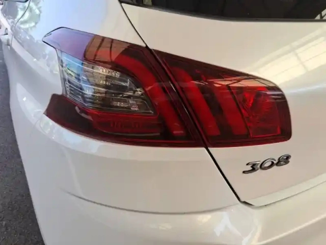 Peugeot 308 bluehdi 100ch s&amp;s bvm6 — photo 17