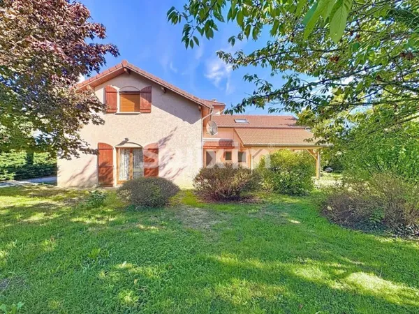 Maison individuelle de 7 pièces sur parcelle de 1200 m²