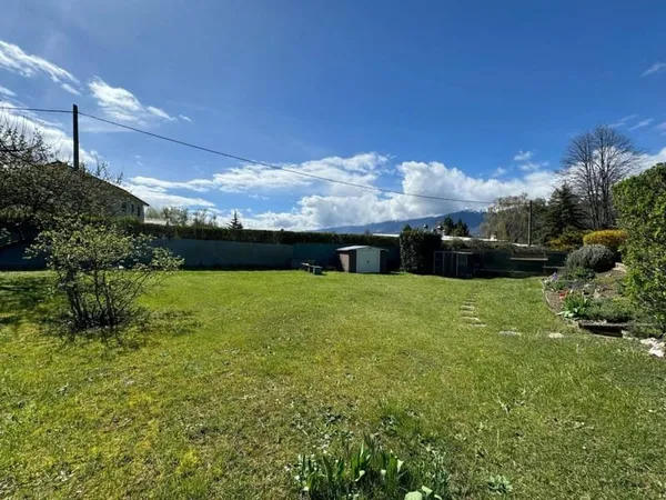 Terrain 533 m²