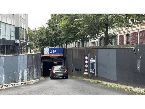 Parking 13 m²