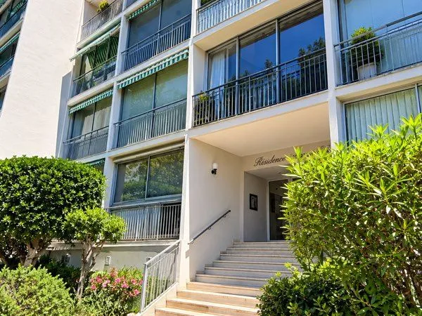 Studio meublé bandol - location 1 à 10 mois