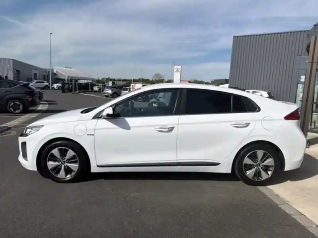Hyundai Ioniq plug-in 141ch creative — photo 3
