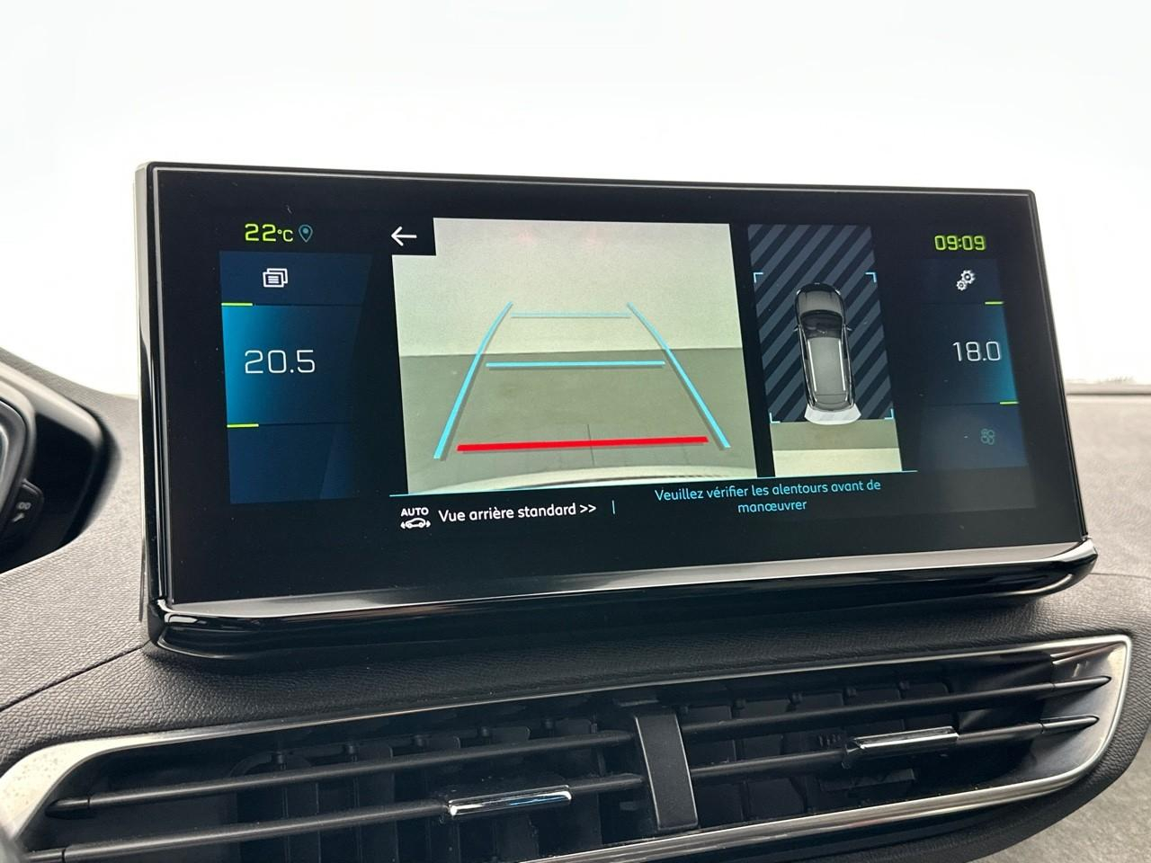 Peugeot 3008 hybrid4 300 e-eat8 gt — photo 26