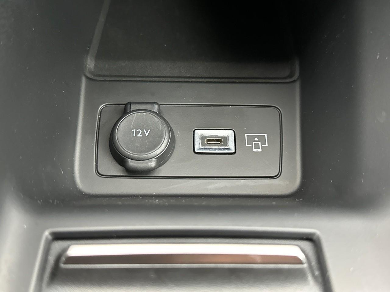 Peugeot 308 hybrid 145 e-dcs6 allure — photo 33