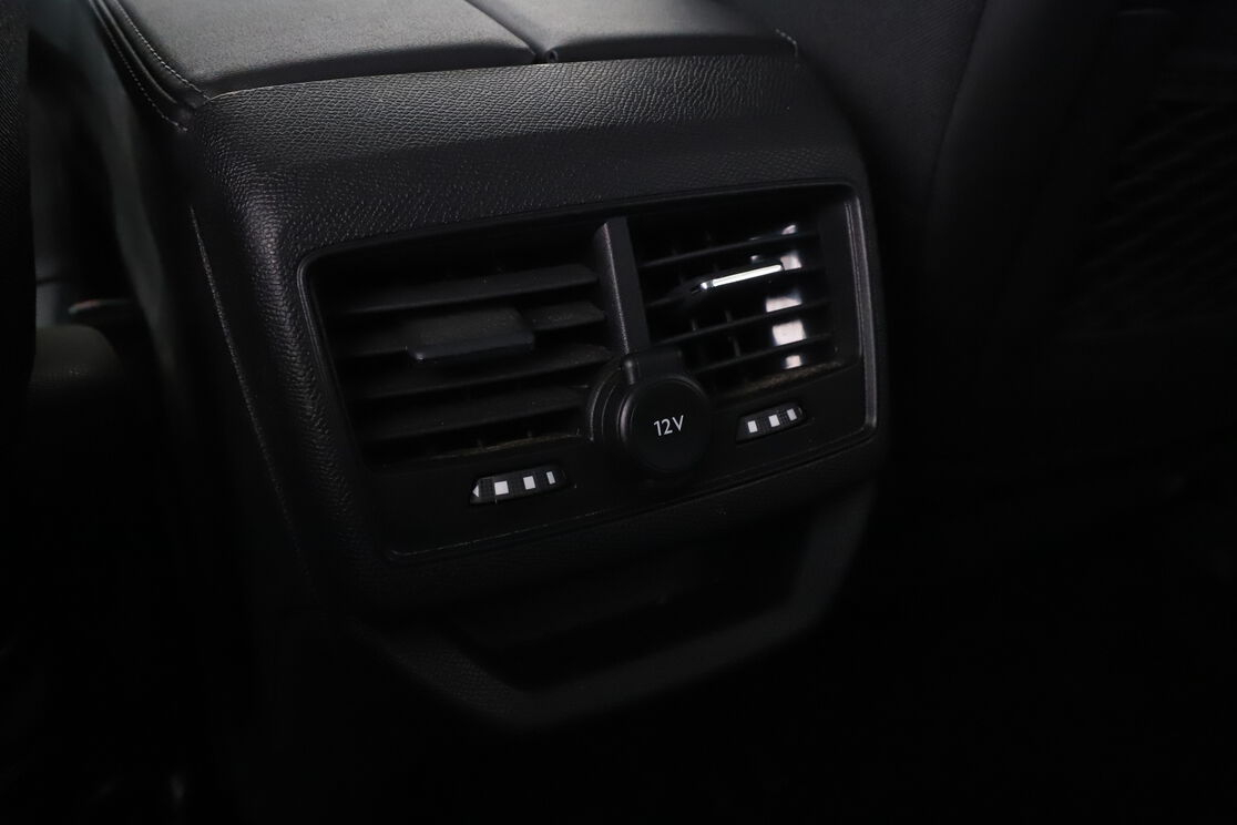 Peugeot 3008 1.2 PureTech Allure Pack EAT8 — photo 13