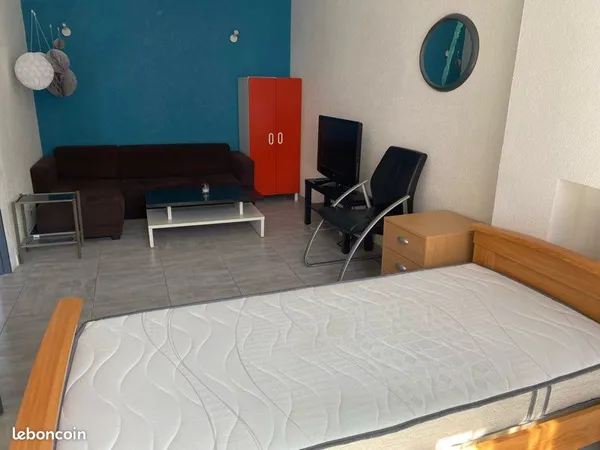 Grande chambre supérieure meublée disponible le 30/11/2026