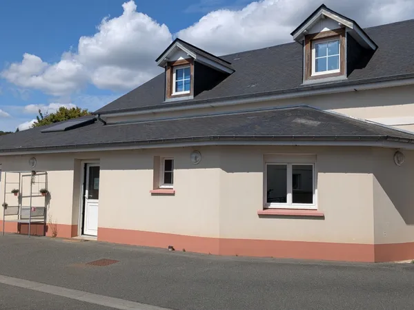 LOCAL PROFESSIONNEL AVEC 6 PLACES DE STATIONNEMENT