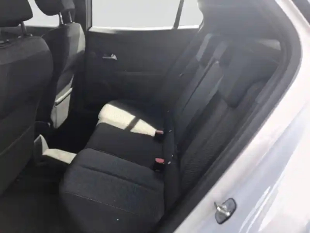 Peugeot 2008 hybrid 110 e-dcs6 — photo 12