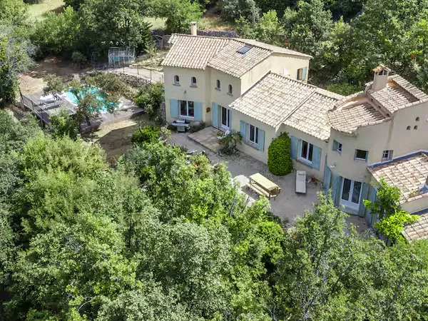 Vends maison rénovée avec piscine et vue panoramique