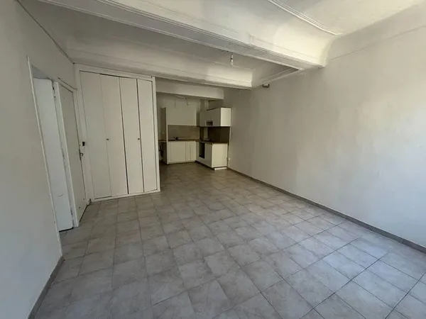 Appartement Le Beausset 2 pièces de 37.10 m² A LOUER VIDE