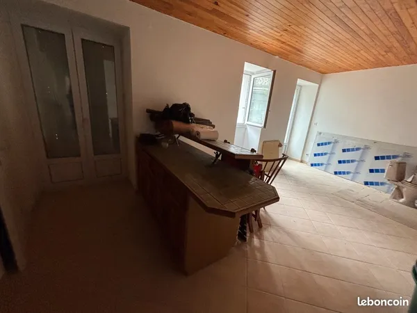 Rez de jardin avec tres bel exterieur privatif et attenant , 63240 le mont dore