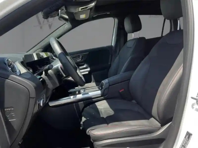 Mercedes Gla 200 d amg line — photo 19