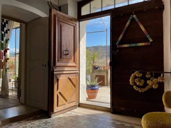 Maison 6 pièces 240 m²