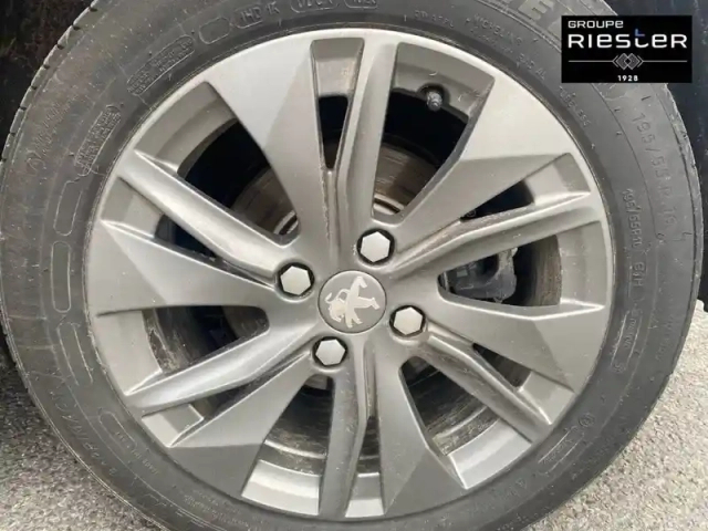 Peugeot 208 electrique 50 kwh 136ch — photo 11