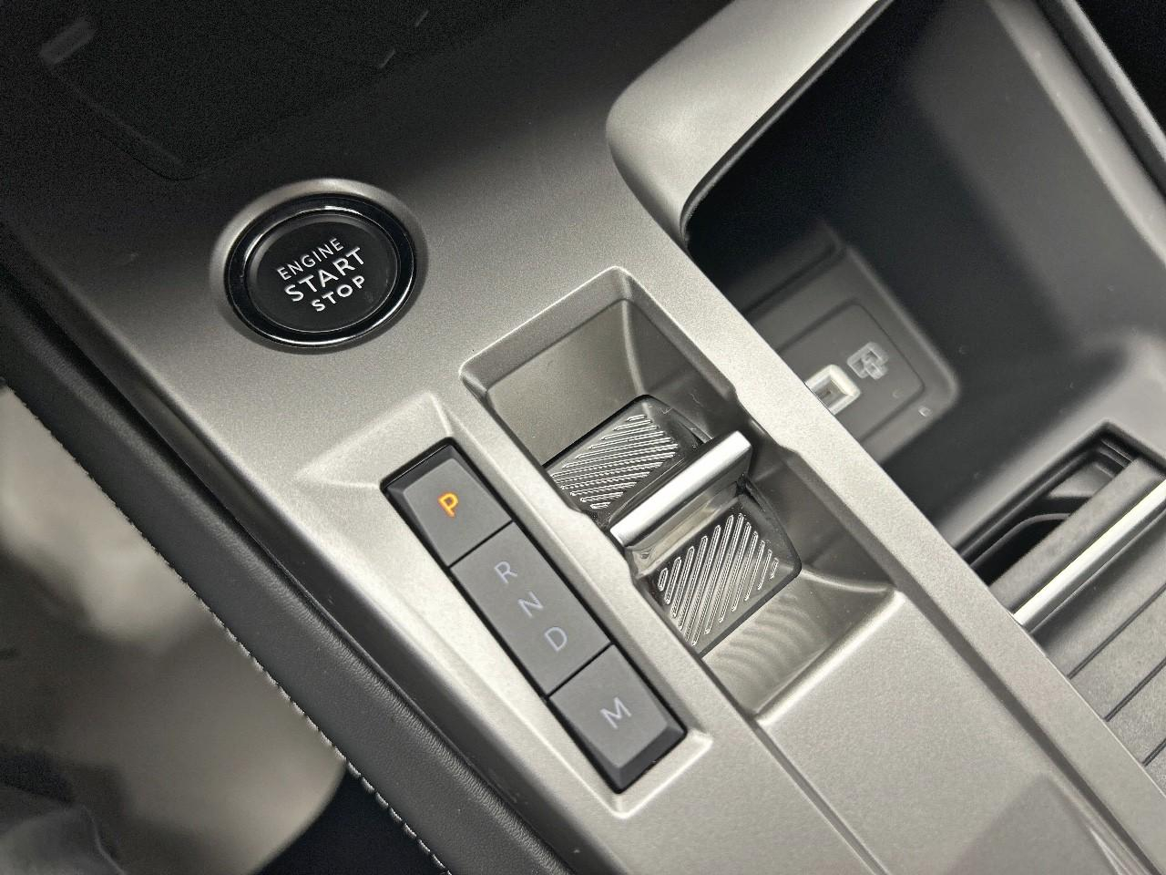 Peugeot 308 puretech 130ch s&s eat8 allure — photo 17