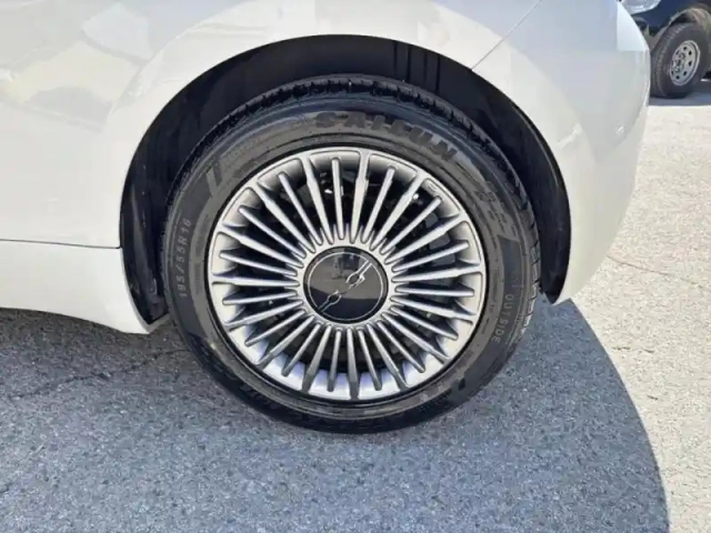 Fiat 500 e 95ch my22 icone — photo 11