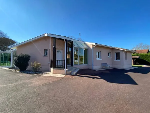Maison de plain-pied 6 pièces 160 m²