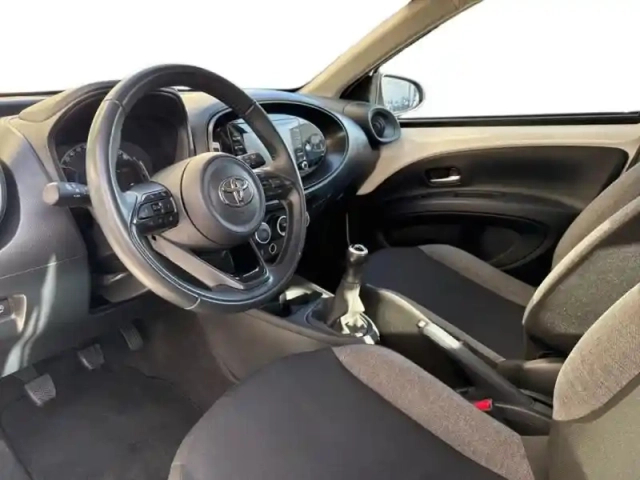 Toyota Aygo X 1.0 vvt-i 72ch dynamic my23 — photo 9