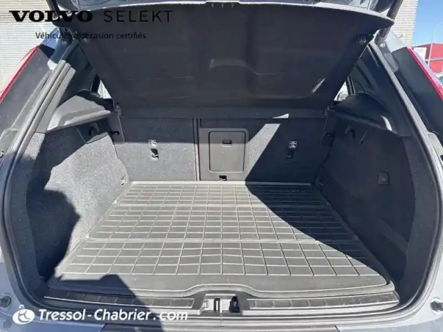 Volvo Xc40 d3 adblue 150 ch geartronic 8 inscription — photo 8