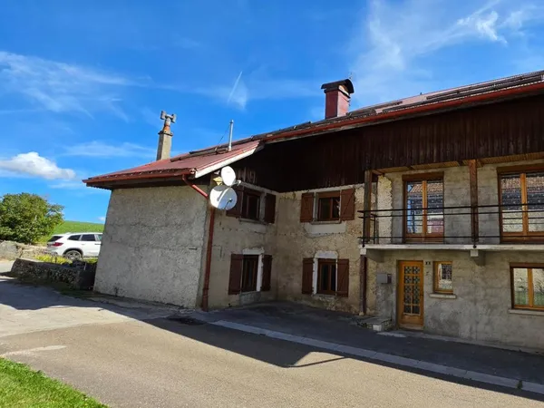 Vends maison de ville - 200 m² - 7 pièces, 4 chambres - Hôpitaux-Vieux 25370