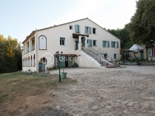 Immeuble 11 pièces 394 m²