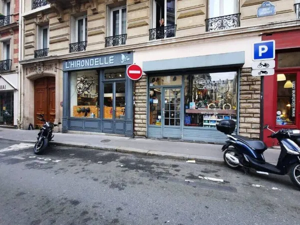 Local commercial 64 m²