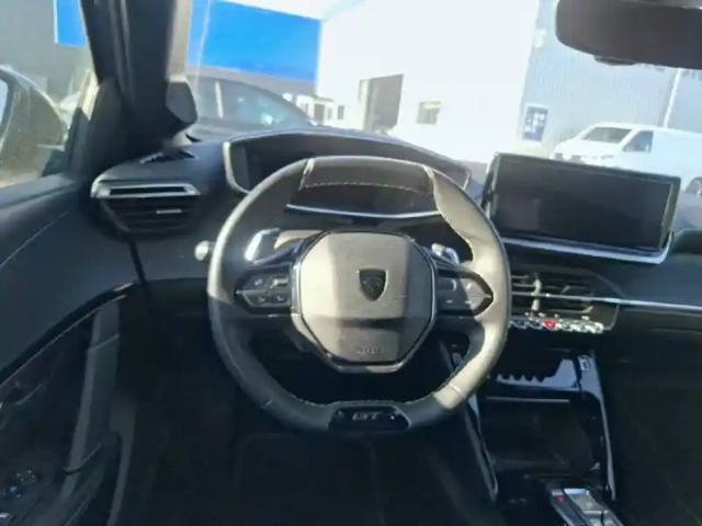 Peugeot 208 hybrid 100 e-dcs6 — photo 9