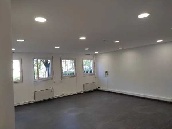 Bureaux à Valence, 73 m2 en rez-de-chaussée