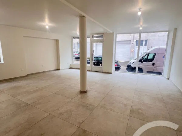 Local commercial 61 m²