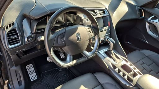 DS DS 5 1.6 THP 165 EAT6 - So Chic – 2016 – 61577 km – Essence – Boîte Automatique — photo 20