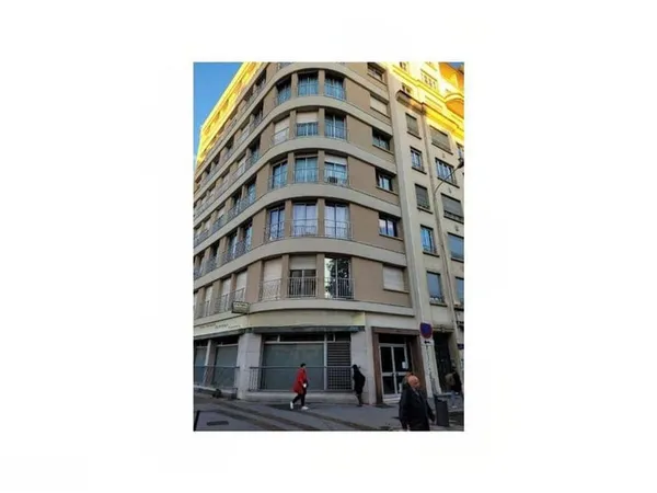 Beau 2P meublé 37 m2 au pied du métro