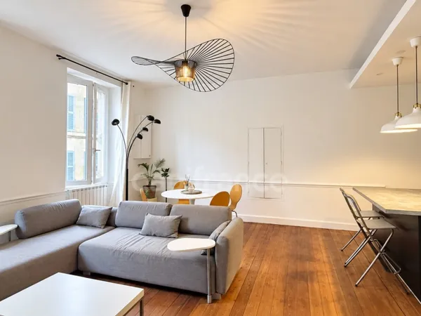 AVIGNON INTRA-MUROS - APPARTEMENT DE CARACTÈRE - RÉNOVÉ - POTENTIEL LOCATIF