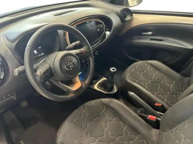 Toyota Aygo X 1.0 vvt-i 72ch collection my23 — photo 14