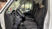 Renault Master F3500 L2H2 2.3 Blue dCi 135ch Confort Euro6 — photo 16