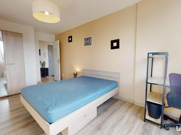 Chambre 6 pièces 97 m²