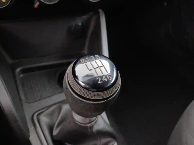 Dacia Duster 1.0 eco-g 100ch essential 4x2 — photo 15