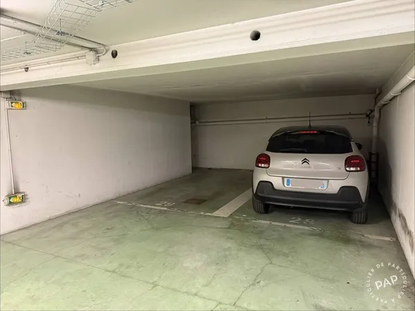 Garage/Parking