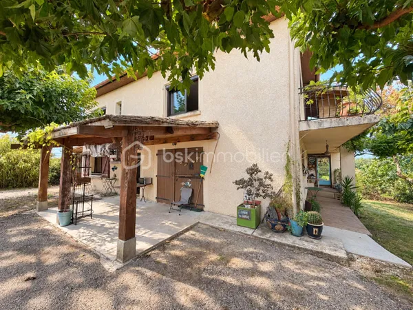 Maison 6 pièces 236 m²