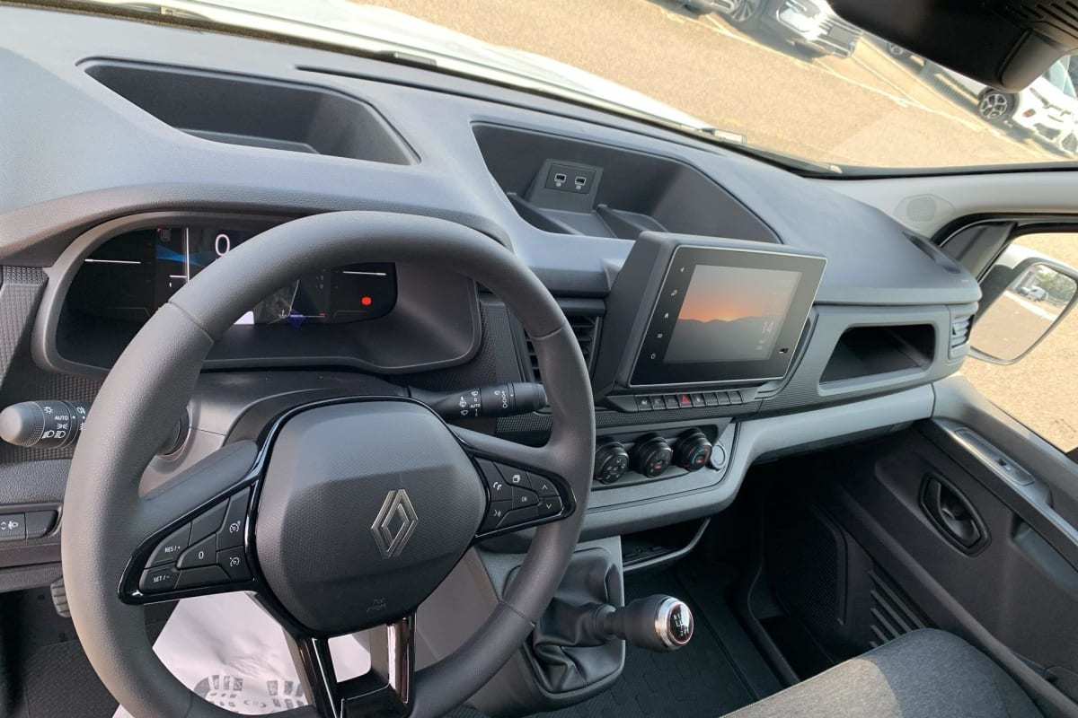 Renault TRAFIC FOURGON — photo 18