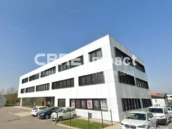 BUREAUX 165 m² BEZANNES