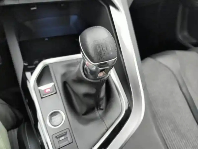 Peugeot 3008 puretech 130ch s&amp;s bvm6 allure pack — photo 24