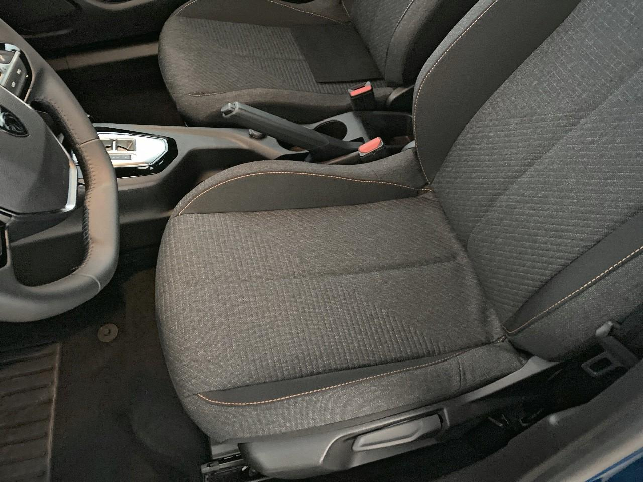 Peugeot 2008 hybrid 145 ch e-dcs6 style — photo 9