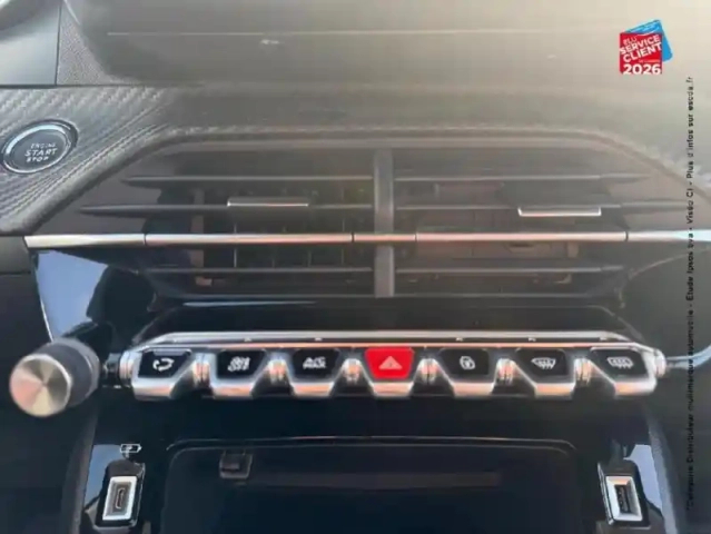 Peugeot 208 1.2 puretech 100ch s/s allure eat8 carplay — photo 3