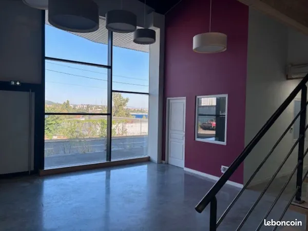 Local 425 m² SAINT ETIENNE