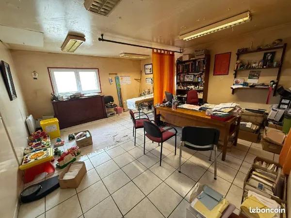 Bureau 49 m²